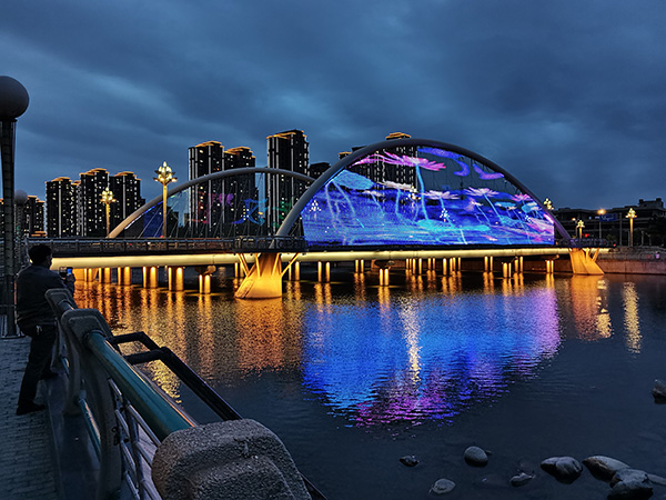 1742970194152440.jpg 灵武河道亮化.jpg